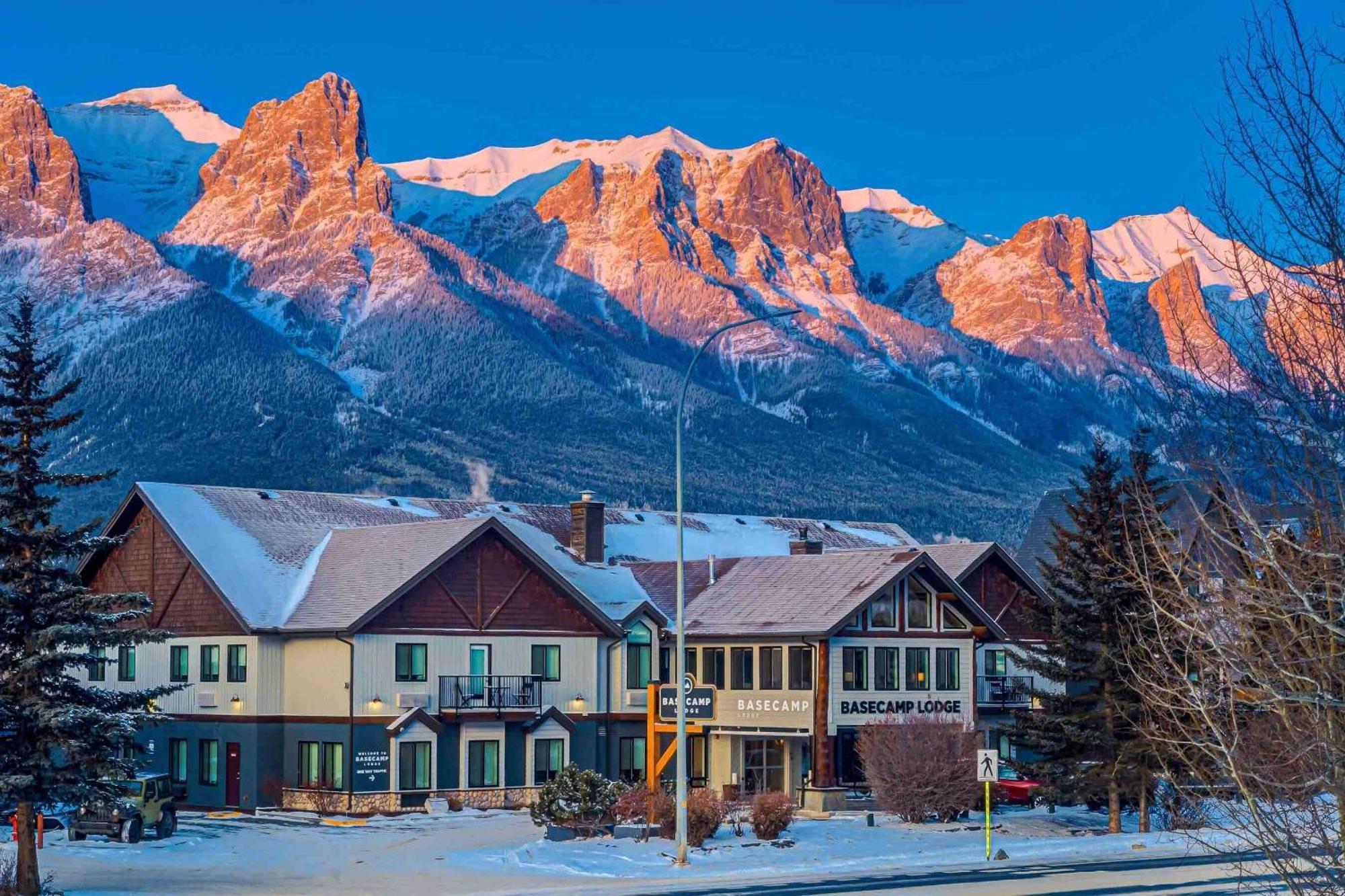 Basecamp Lodge Canmore Exterior foto